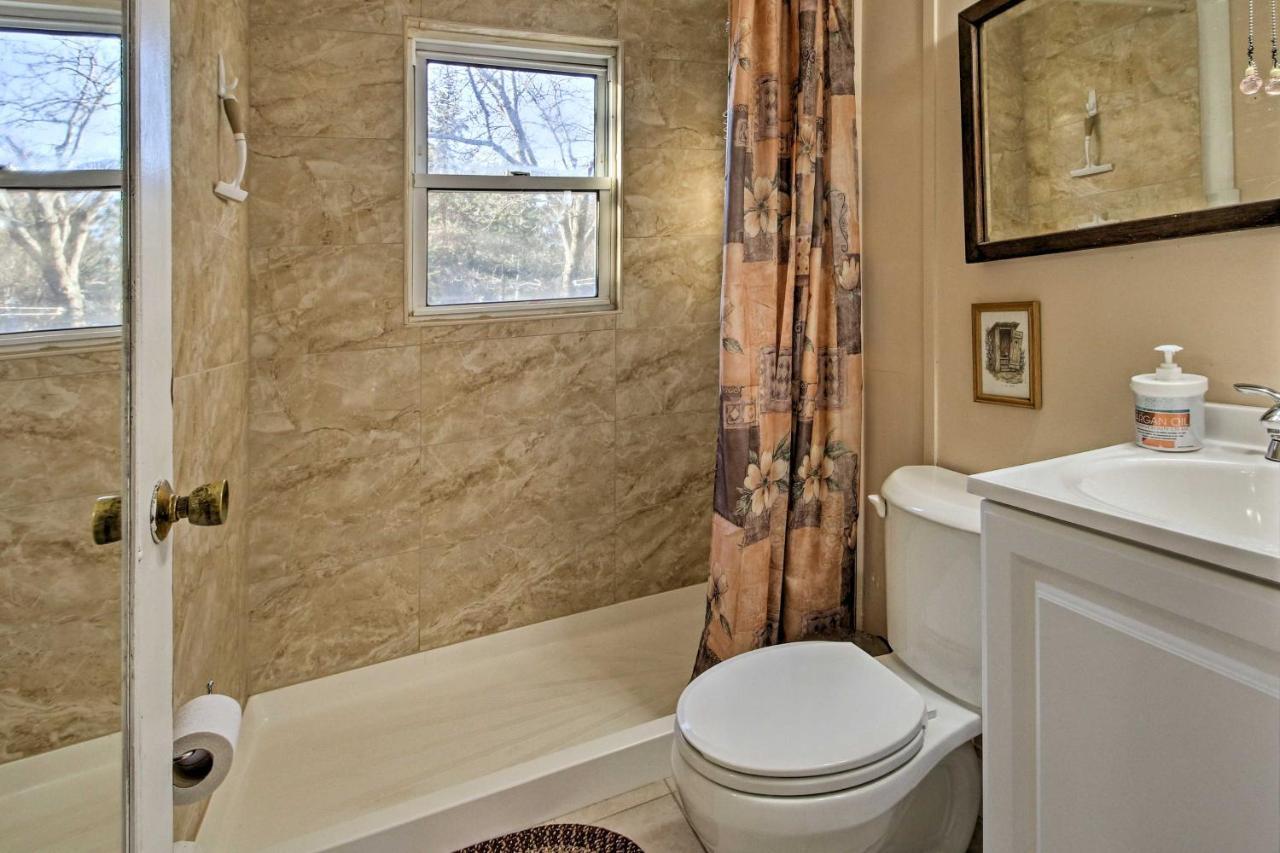 Cozy Buzzards Bay Home Steps To Cape Cod Canal! Bourne Eksteriør bilde