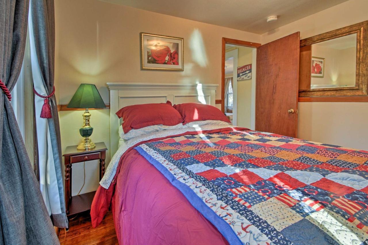 Cozy Buzzards Bay Home Steps To Cape Cod Canal! Bourne Eksteriør bilde
